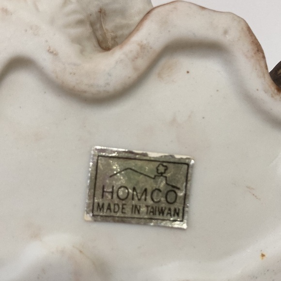 HOMCO
 Baby Raccoons Vintage 1454 Playful Babies Figurine Home Decor 3 x 4 in - Picture 11 of 12